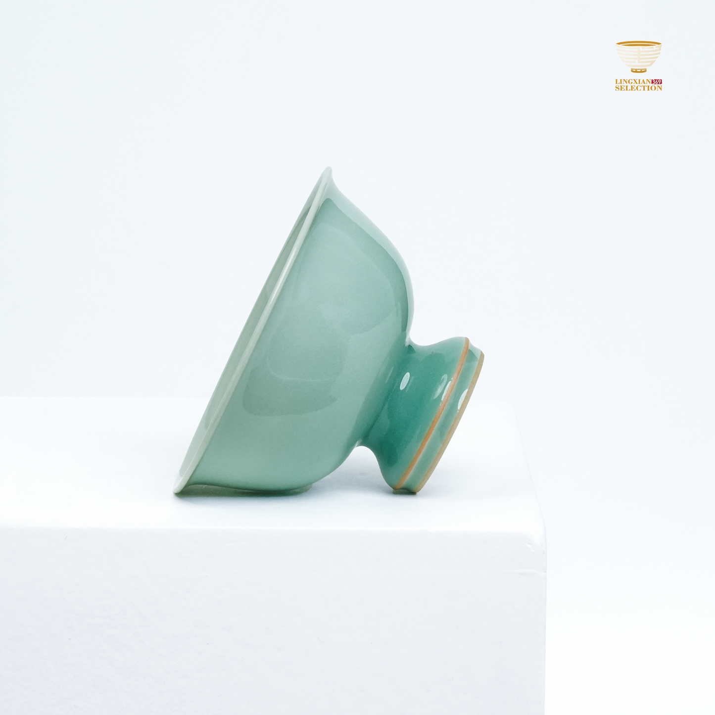 【Longquan Celadon by Liao Xinliang ·Rising Winds and Flowing Waters Teacup｜A Masterpiece of Craftsmanship & Tea Aesthetic Collection】