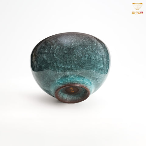 Jin Hongyang · Crackled Glaze Teacup｜Handcrafted High-Fired Porcelain · Glassy Texture · Zen-Inspired Teaware · Ideal for Tasting Tea