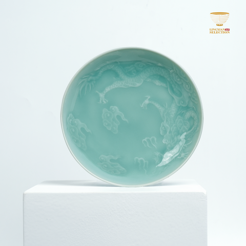 Lei Huixian · Dragon Relief Gaiwan| Longquan Celadon Handcrafted Teaware · Embossed Dragon Motif · Oriental Elegance