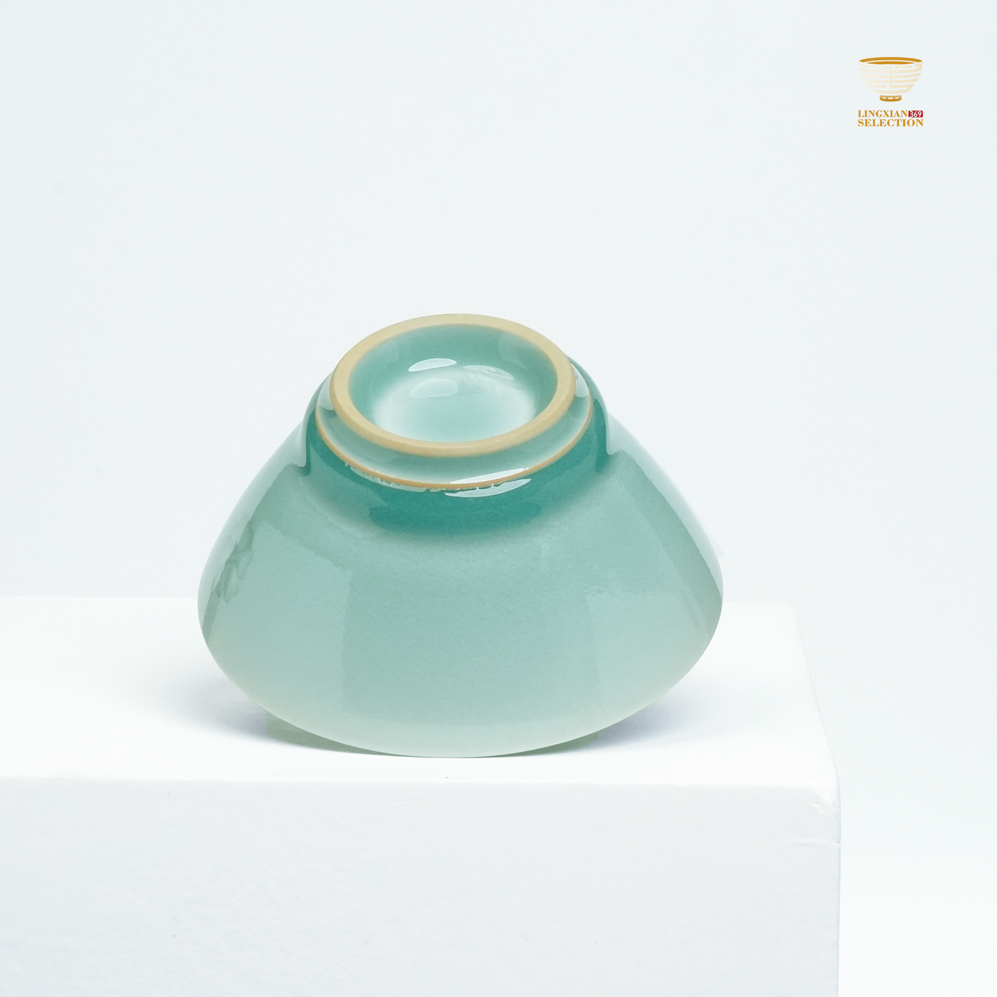 【Longquan Celadon by Liao Xinliang · Butterfly Teacup｜A Masterpiece of Craftsmanship & Tea Aesthetic Collection】