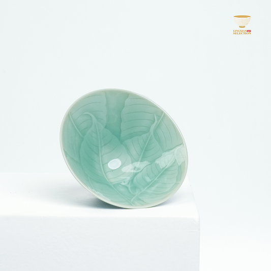 【Longquan Celadon by Liao Xinliang · leaf  Teacup  ｜A Masterpiece of Craftsmanship & Tea Aesthetic Collection】