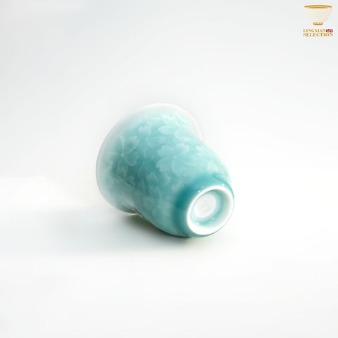 Jin Hongyang · Celadon Pink Blue Bloom Teacup｜Handcrafted High-Fired Porcelain · Subtle Floral Motif · Elegant Silhouette · Refined Tea Tasting Choice