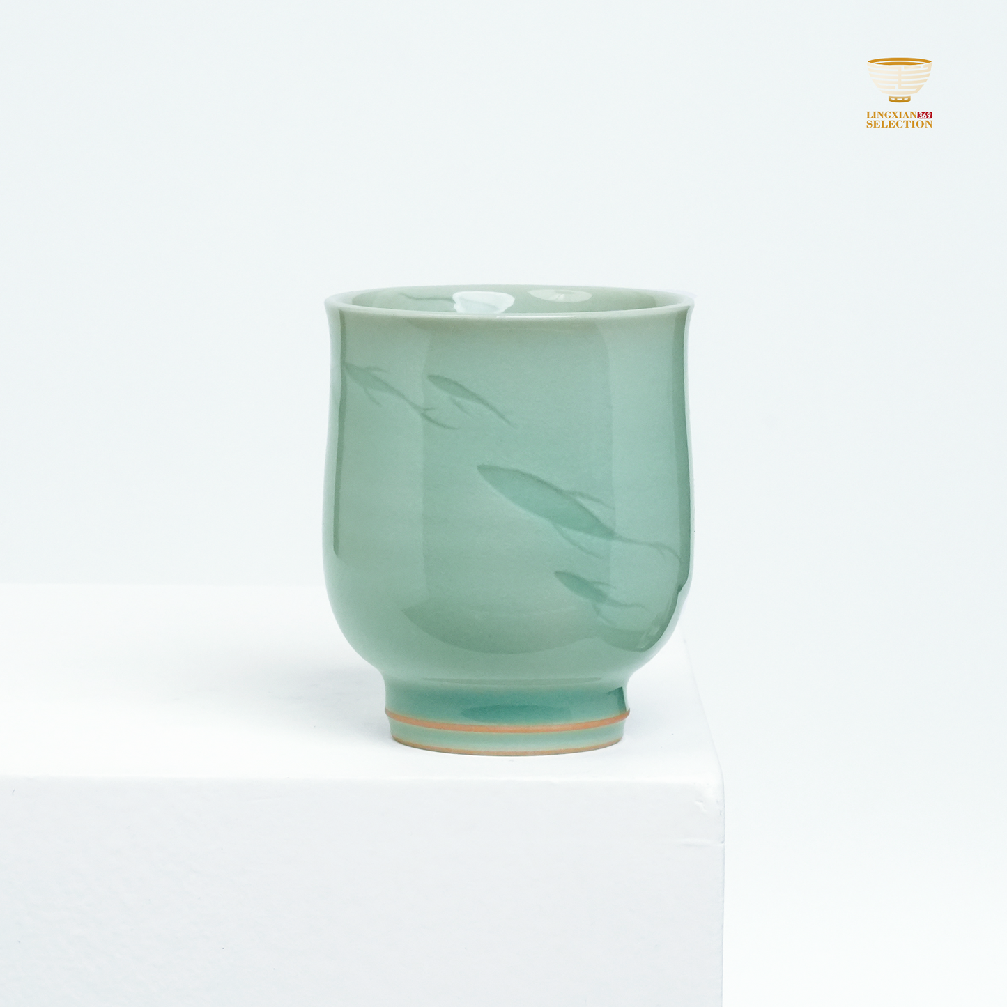 【Longquan Celadon by Liao Xinliang Big Fish & Begonia Teacup ｜A Masterpiece of Craftsmanship & Tea Aesthetic Collection】