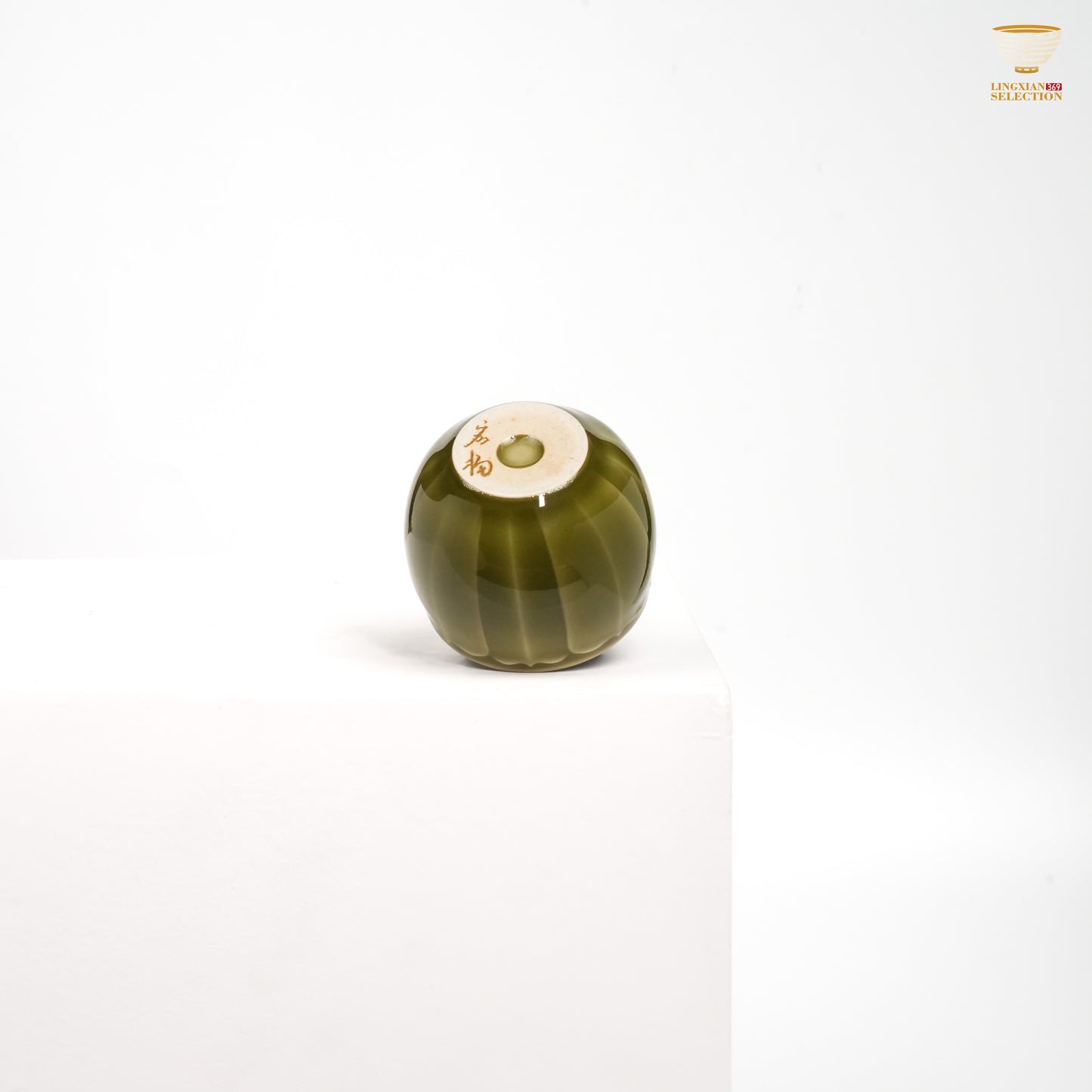 Jin Hongyang · Plum-Green Series Teacup｜Elegant Official Glaze · Handcrafted Artistry · Timeless Heritage Revived · A Curated Choice for the Tea Table