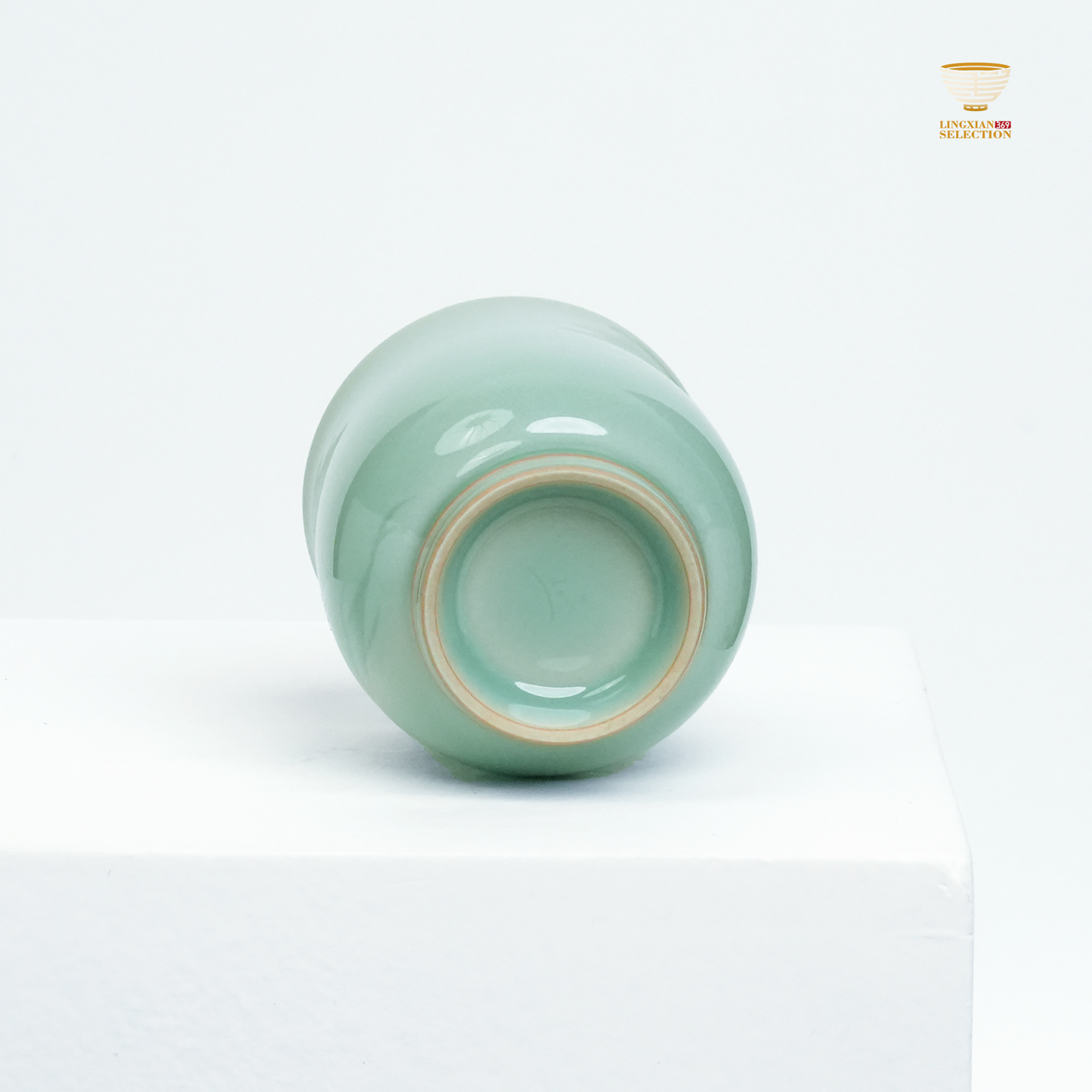 【Longquan Celadon by Liao Xinliang Big Fish & Begonia Teacup ｜A Masterpiece of Craftsmanship & Tea Aesthetic Collection】