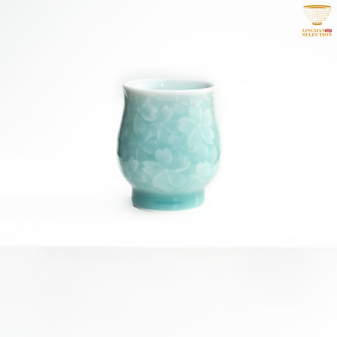 Jin Hongyang · Celadon Pink Blue Bloom Teacup｜Handcrafted High-Fired Porcelain · Subtle Floral Motif · Elegant Silhouette · Refined Tea Tasting Choice