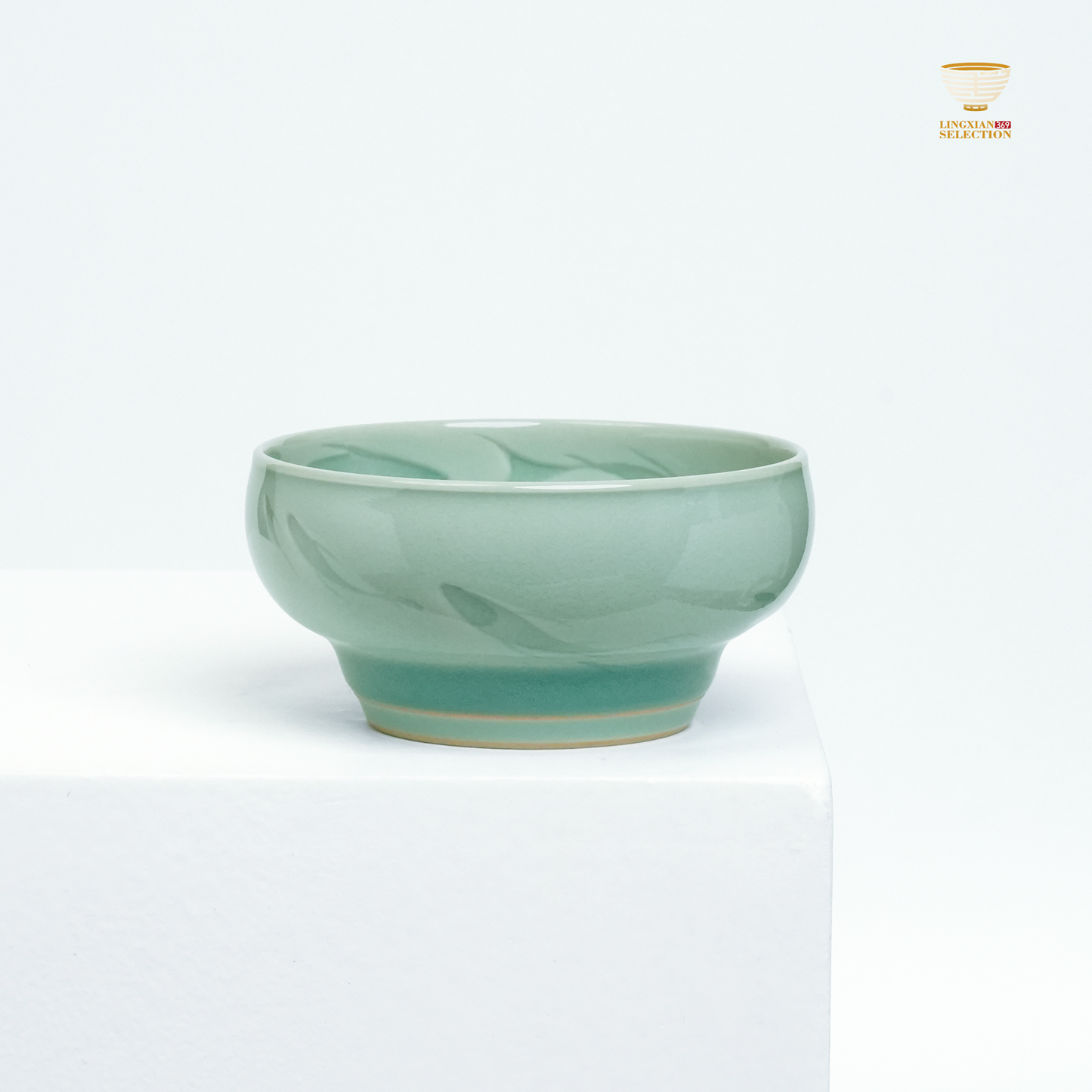【Longquan Celadon by Liao Xinliang Big Fish & Begonia Teacup ｜A Masterpiece of Craftsmanship & Tea Aesthetic Collection】