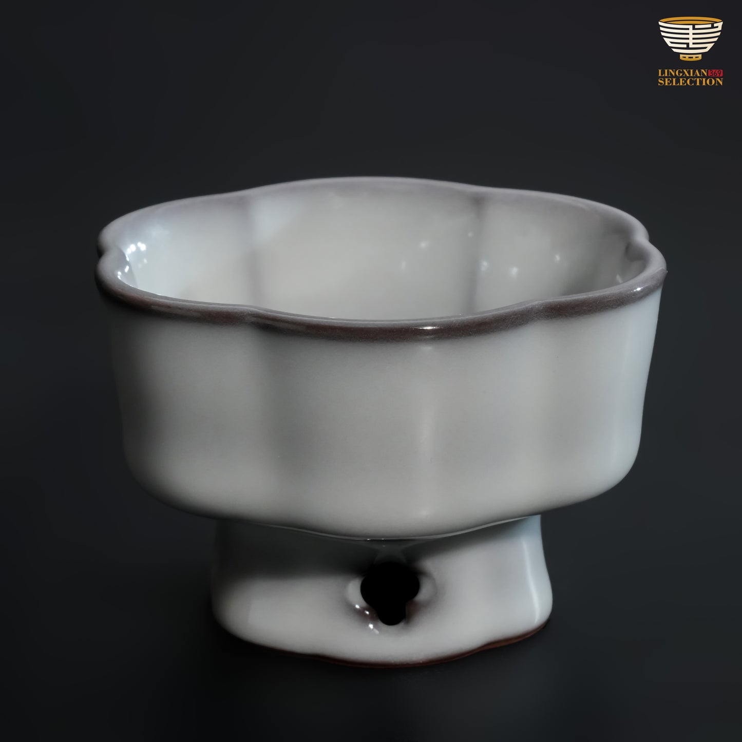 Wu Jun · “Hidden Fragrance” Footed Cup｜Six-Petal Form, Hollow Pedestal, Quiet Elegance in Hand