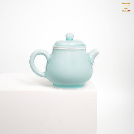 Jin Hongyang · Celadon Pink Blue Series Teapot｜Velvety Glaze · Handcrafted Form · Minimalist Silhouette · An Elegant Choice for Everyday Brewing
