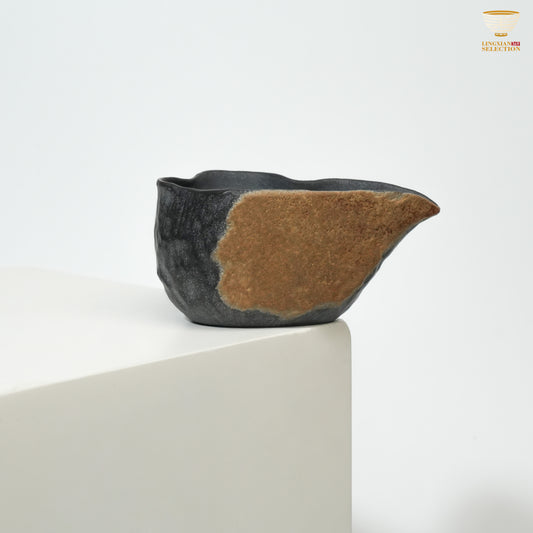 【Hunan An Hua Tillite Stone Freeform Sharing Cup】｜Hand-Carved Natural Stone｜Raw Rock Texture｜Artisan Teaware for Authentic Gongfu Tea Experience