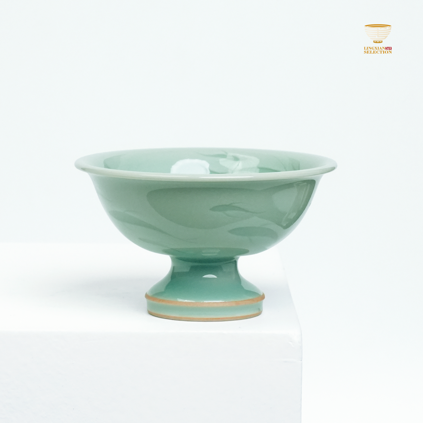 【Longquan Celadon by Liao Xinliang Big Fish & Begonia Teacup ｜A Masterpiece of Craftsmanship & Tea Aesthetic Collection】