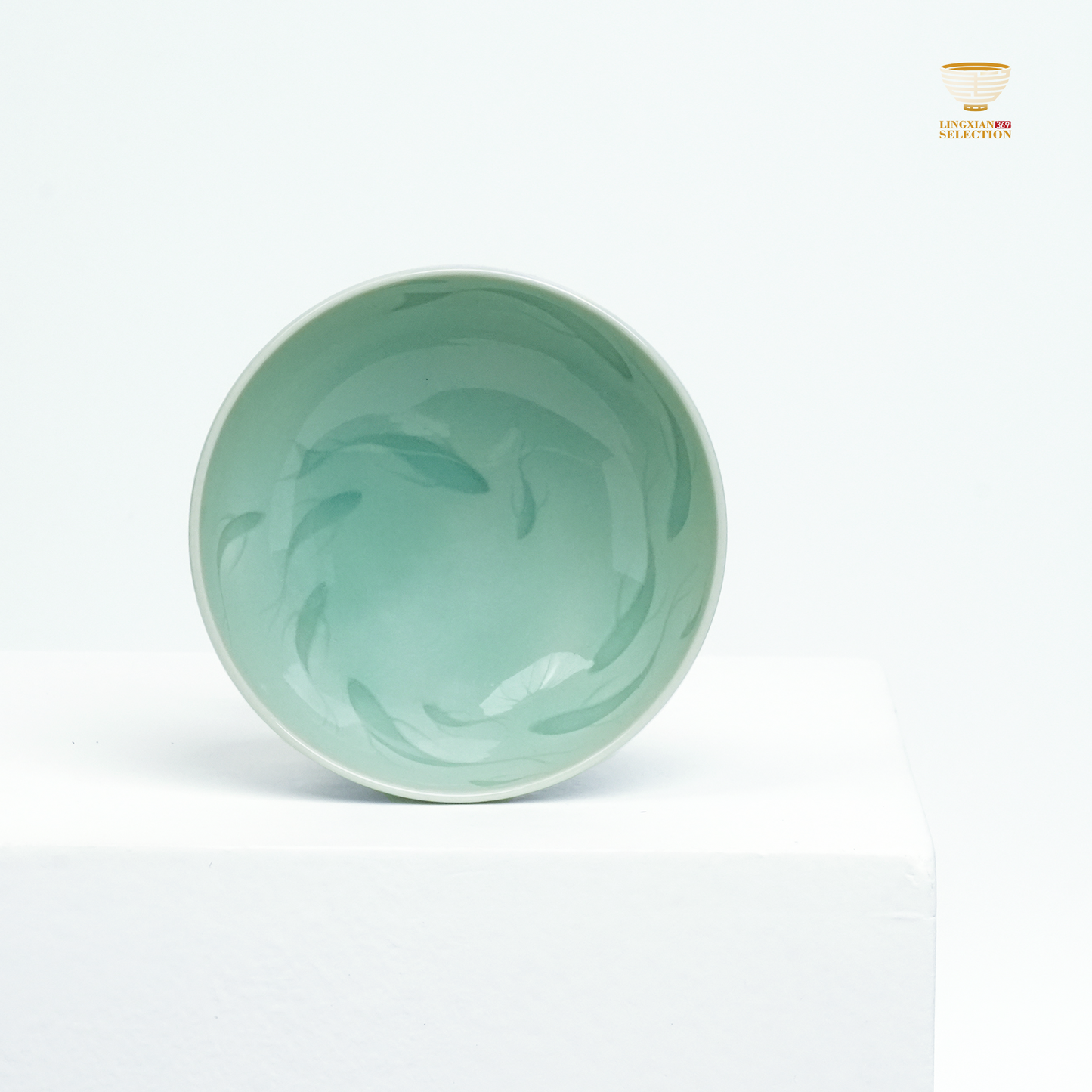 【Longquan Celadon by Liao Xinliang Big Fish & Begonia Teacup ｜A Masterpiece of Craftsmanship & Tea Aesthetic Collection】