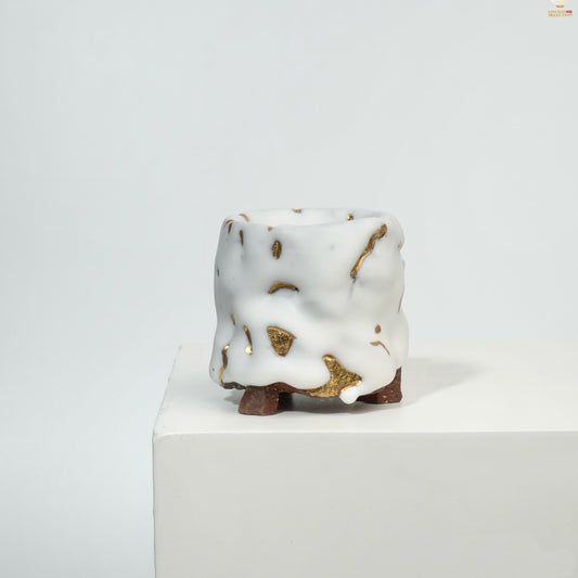 Gao Yue · Shino Ware Tripod Cup｜Coarse Clay Texture · Handmade Wood-Fired · Kintsugi Inspired · Wabi-Sabi Tea Vessel