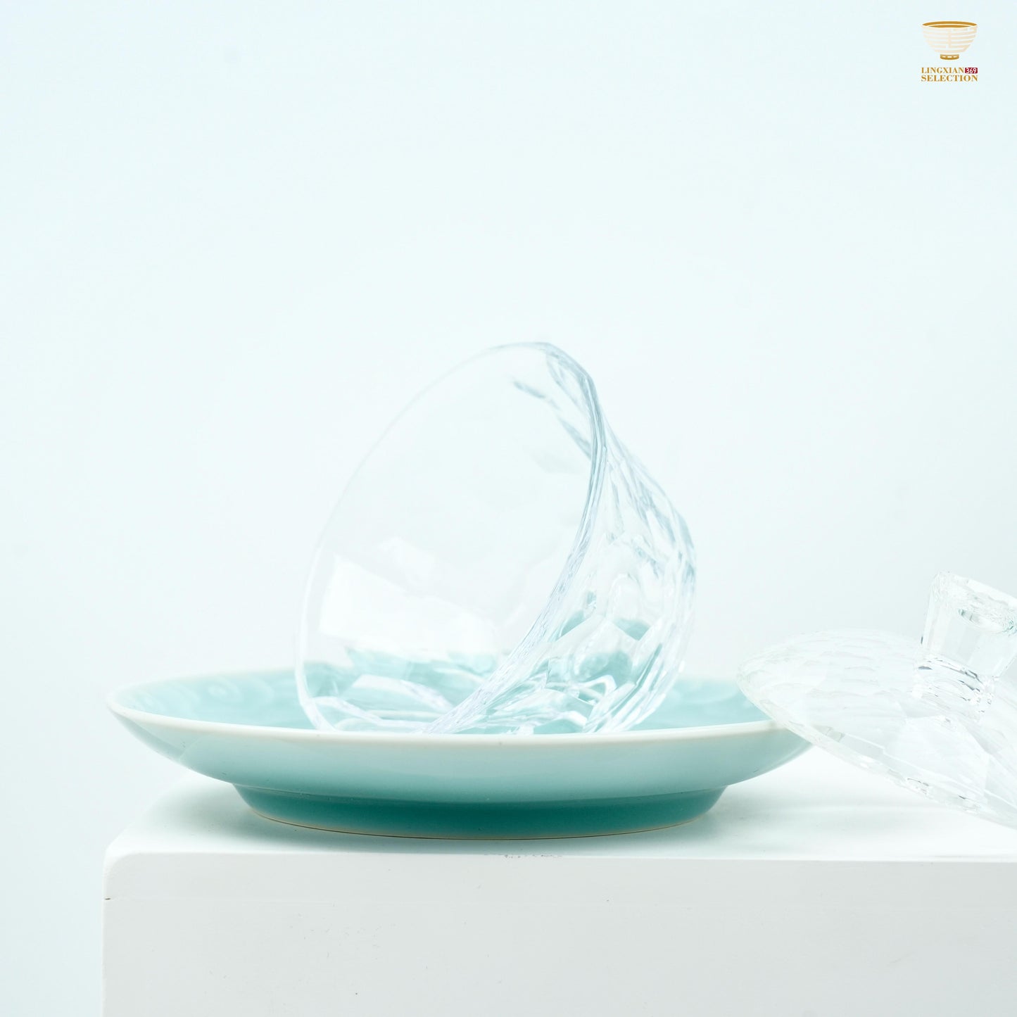 Master Lei Huixian Celadon Gaiwan with Peony Relief｜Glass Body & Carved Porcelain Lid/Saucer｜Elegant Fusion Tea Bowl for Gongfu Brewing