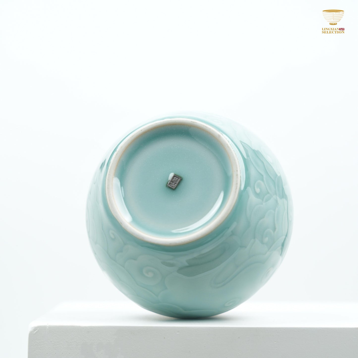 【Celadon Cloud Motif Tea Caddy From Lei Huixian】 – Handcrafted Porcelain Jar with Premium Wood Lid | Elegant Tea Storage for Gifting & Collecting