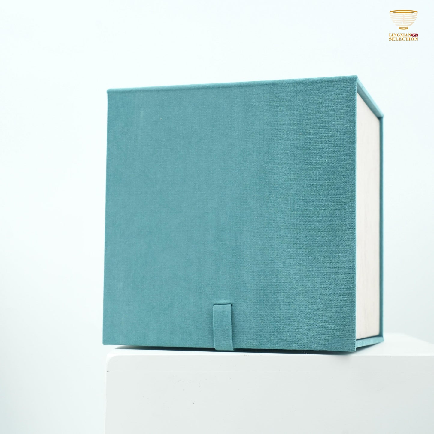 【Celadon Cloud Motif Tea Caddy From Lei Huixian】 – Handcrafted Porcelain Jar with Premium Wood Lid | Elegant Tea Storage for Gifting & Collecting